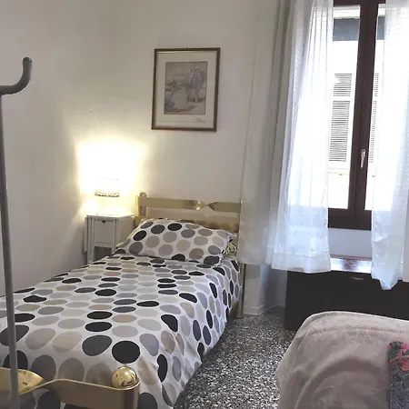 Hébergement de vacances Intra14 *